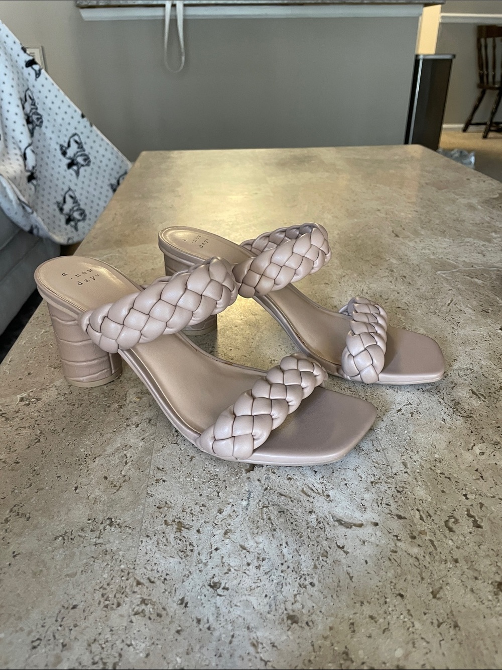 HEELS